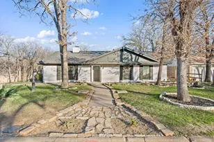 420 Twin Creek Dr, Hurst, TX 76053 - Photo 3