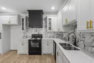 1037 E Richmond Avenue, Fort Worth, TX 76104 - Photo 11