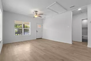 1037 E Richmond Ave, Fort Worth, TX 76104 - Photo 7