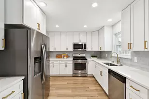 8624 Hackney Ln, Dallas, TX 75238 - Photo 9