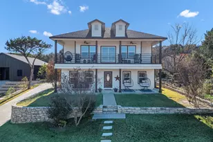 721 Rock Harbor Ct, Granbury, TX 76048 - Photo 3