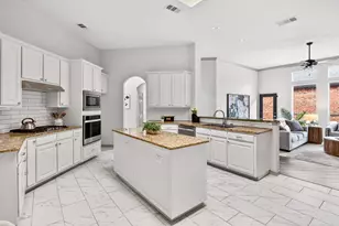 10082 Planters Row Dr, Frisco, TX 75033 - Photo 11