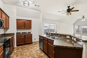 709 Ridgewater Trail, Fort Worth, TX 76131 - Photo 11