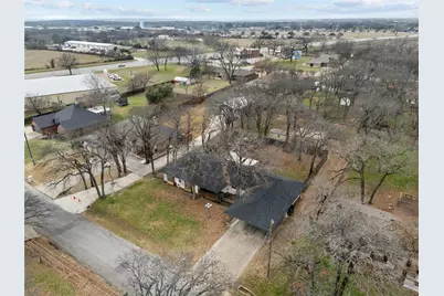 2608 Royal Lane, Granbury, TX 76049 - Photo 3