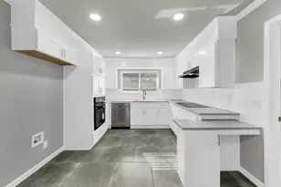 3801 Halifax Ct, Arlington, TX 76013 - Photo 11