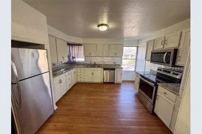 1431 W Chestnut Street, Denison, TX 75020 - Photo 3