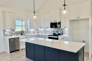 2001 Collin St, Weatherford, TX 76085 - Photo 7