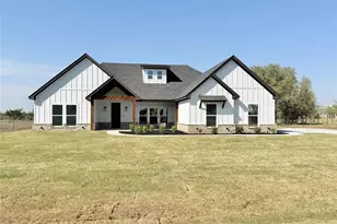 2001 Collin St, Weatherford, TX 76085 - Photo 1