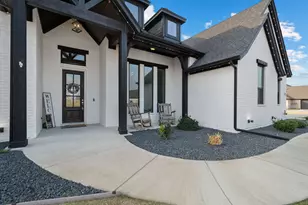 405 Venadito Dr, Godley, TX 76044 - Photo 5