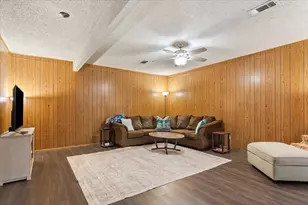 106 S Barbara St, Lacy Lakeview, TX 76705 - Photo 7