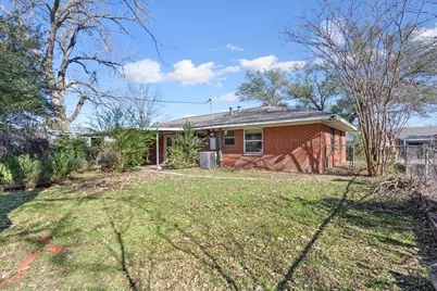 106 S Barbara Street, Lacy Lakeview, TX 76705 - Photo 23