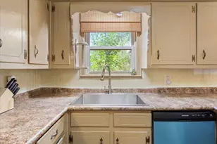 106 S Barbara St, Lacy Lakeview, TX 76705 - Photo 13