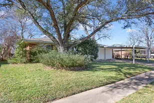 106 S Barbara St, Lacy Lakeview, TX 76705 - Photo 25