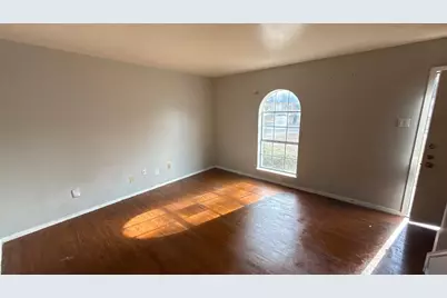 1907 Nolen Court, Arlington, TX 76012 - Photo 5