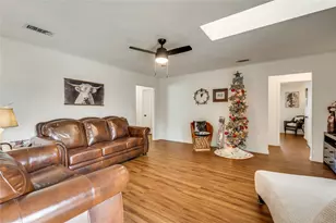 8013 Carrick St, Benbrook, TX 76116 - Photo 9