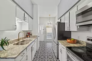 10439 High Hollows Dr, Dallas, TX 75230 - Photo 17