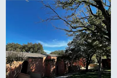 576 E Avenue J #B, Grand Prairie, TX 75050 - Photo 13