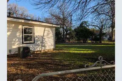 209 Cedar Street, Hurst, TX 76053 - Photo 23