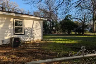 209 Cedar St, Hurst, TX 76053 - Photo 23