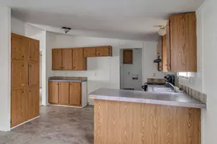 6527 Blue Water Ct, Granbury, TX 76049 - Photo 7