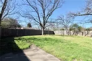 2339 Rockyglen Dr, Dallas, TX 75228 - Photo 15