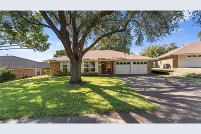 476 Meadowhill Drive, Benbrook, TX 76126 - Photo 1