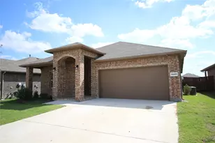 2405 Moon Ranch Dr, Weatherford, TX 76087 - Photo 7