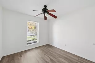 104 Mesa Dr, Glenn Heights, TX 75154 - Photo 11