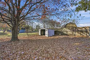 104 Mesa Dr, Glenn Heights, TX 75154 - Photo 17