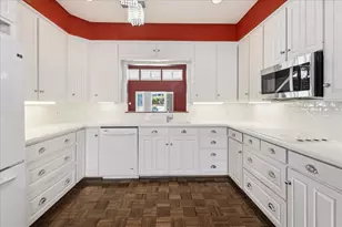 22 1 Main Pl, Benbrook, TX 76126 - Photo 19