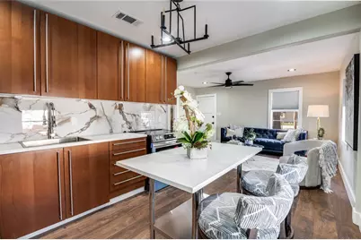 826 W Laramie Lane, Dallas, TX 75217 - Photo 1