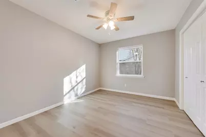 1910 Wildwood Drive, Grand Prairie, TX 75050 - Photo 11