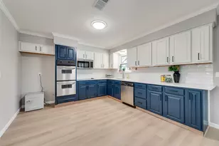 1910 Wildwood Dr, Grand Prairie, TX 75050 - Photo 5