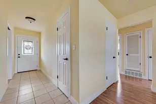 725 Meadowlark Cir, Crowley, TX 76036 - Photo 3