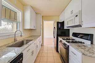 725 Meadowlark Cir, Crowley, TX 76036 - Photo 5