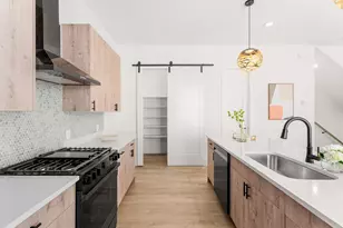 2015 N Prairie Ave, Dallas, TX 75204 - Photo 7