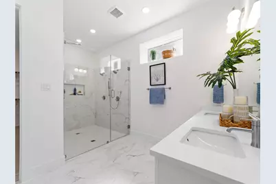 426 Martinique Avenue, Dallas, TX 75223 - Photo 9