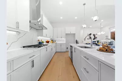 426 Martinique Avenue, Dallas, TX 75223 - Photo 5