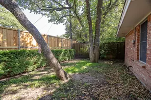 1604 Oak Meadow Dr, Irving, TX 75061 - Photo 37
