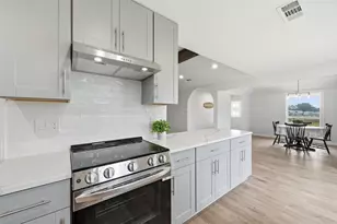 707 Pierce Rd, Glenn Heights, TX 75154 - Photo 9