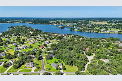 122 Comanche Drive, Lake Kiowa, TX 76240 - Photo 11