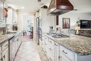 1401 Allegheny Dr, Arlington, TX 76012 - Photo 13