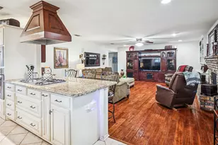 1401 Allegheny Dr, Arlington, TX 76012 - Photo 15