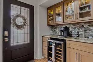 700 Silverstone Ln, Irving, TX 75063 - Photo 3