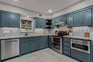 700 Silverstone Ln, Irving, TX 75063 - Photo 9