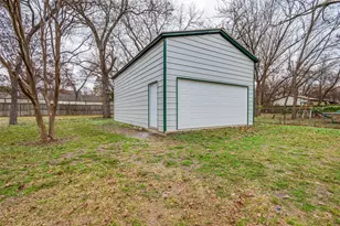 1208 W Jefferson St, Waxahachie, TX 75165 - Photo 23