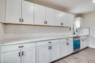 1208 W Jefferson St, Waxahachie, TX 75165 - Photo 11