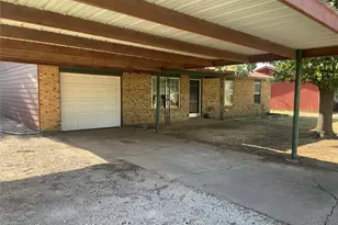 179 Oakland St, Graham, TX 76450 - Photo 1