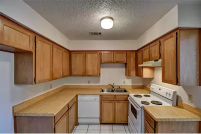 4523 Tall Meadow Lane, Fort Worth, TX 76133 - Photo 3