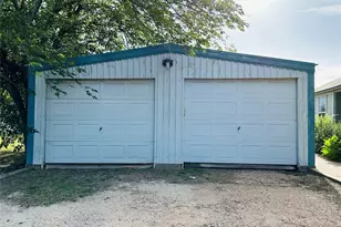 311 S Melwood St, Winters, TX 79567 - Photo 25